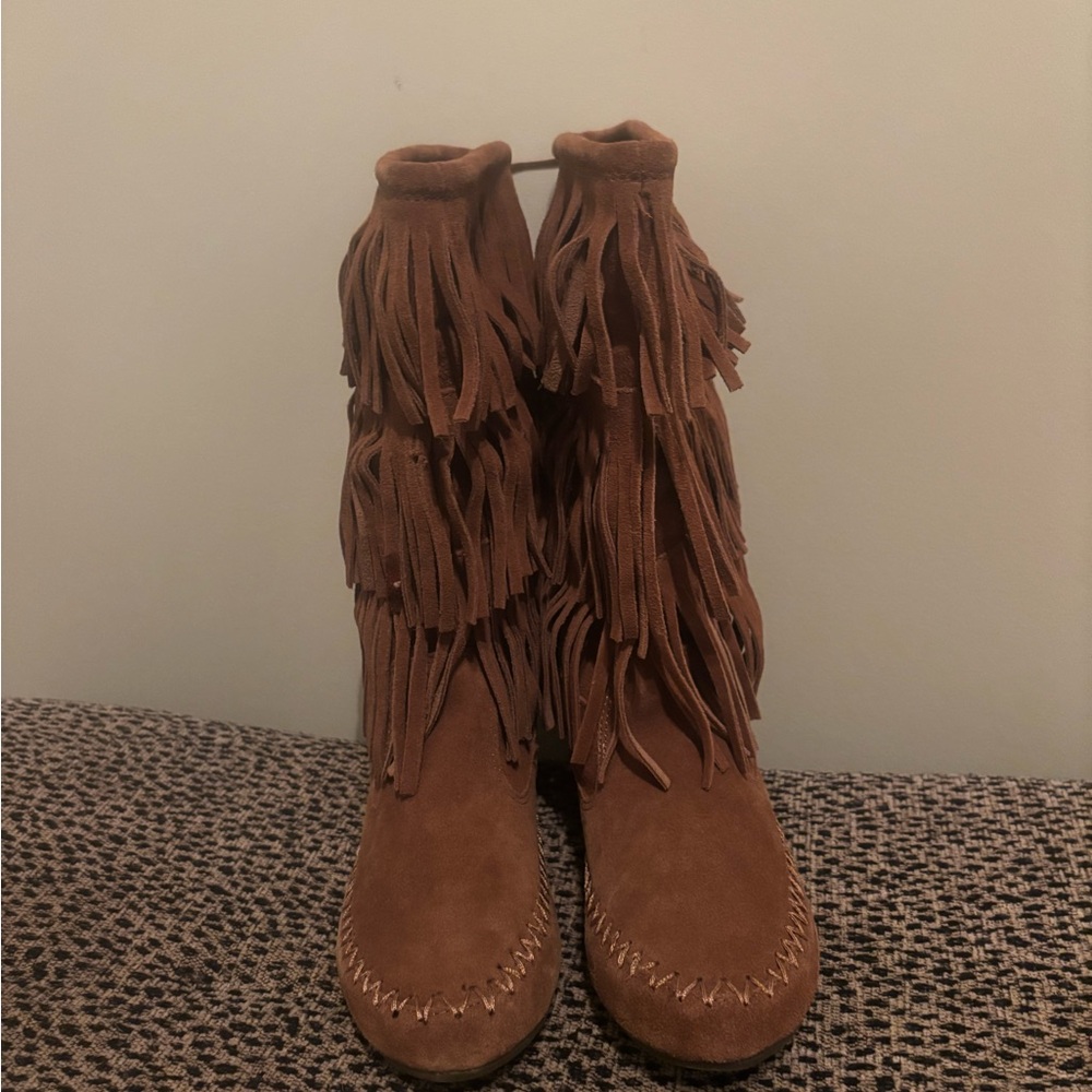 Makalu California Fringe Suede Tan Boots size 6 NWT